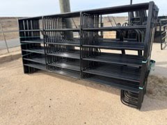 Heavy-duty livestock feeding station